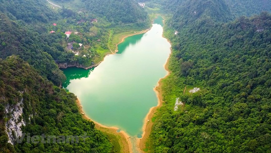 Discovering the wonders of glamping at Thang Hen lake in Cao Bang | Travel  | Vietnam+ (VietnamPlus)